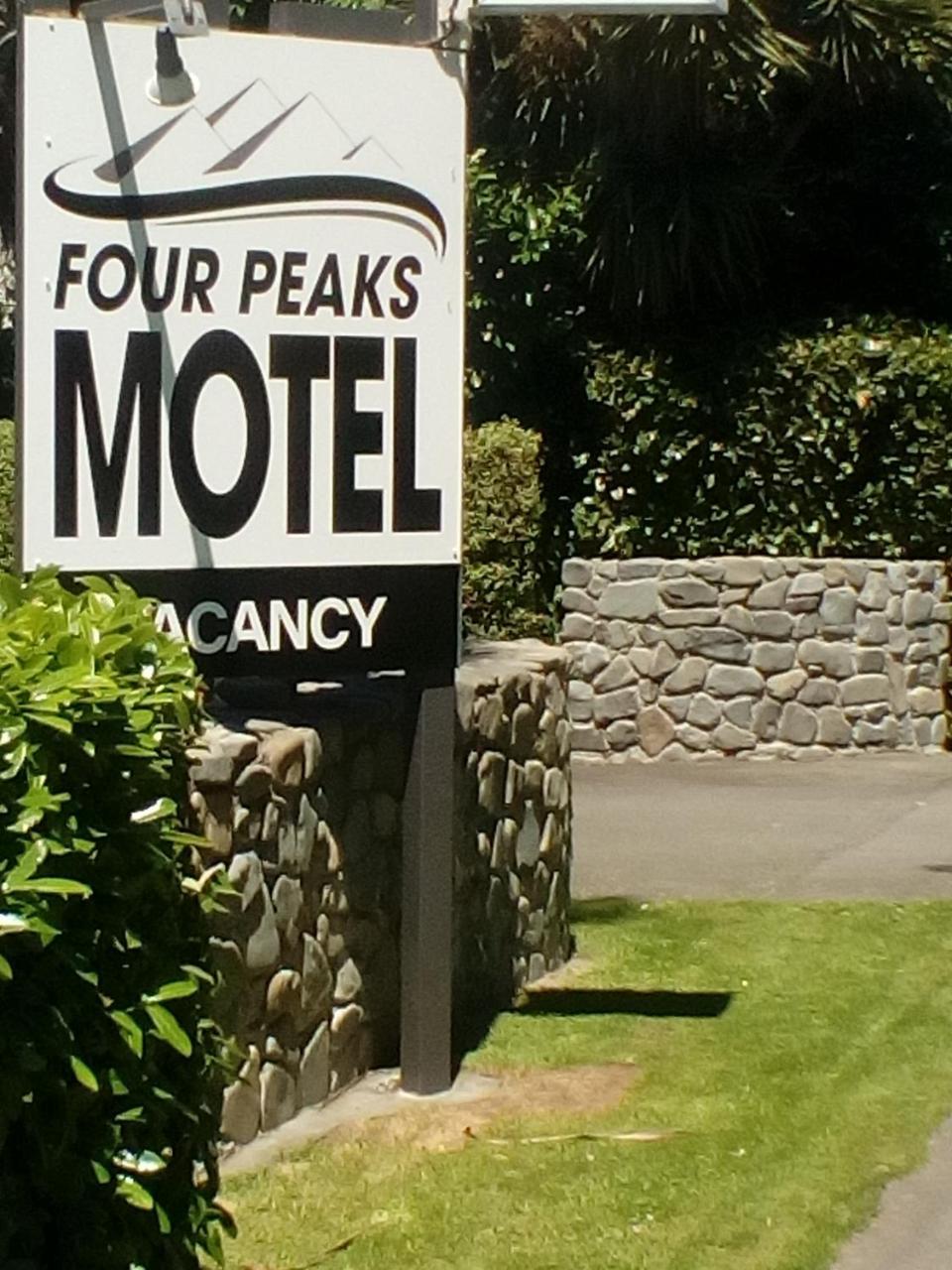 Four Peaks Motel Джеральдин Экстерьер фото