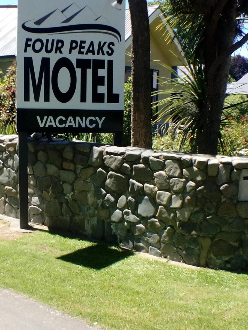 Four Peaks Motel Джеральдин Экстерьер фото